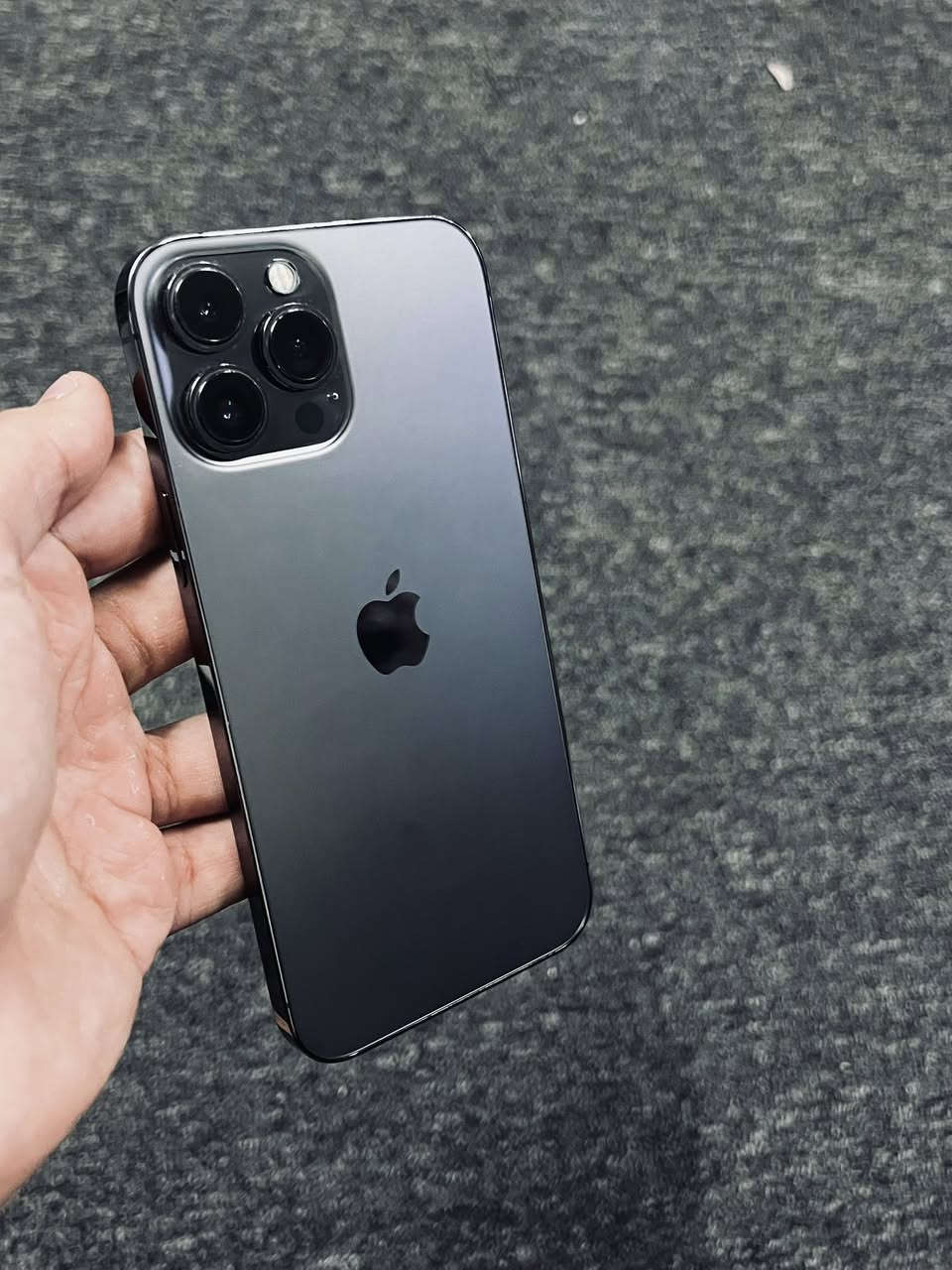 ايفون 13 pro max
ذاكرة 256 
نمـوذج M
لون اسود
بطارية 76     
نظافة 100‎%‎
السعر 625 وبي مجال
المكان بغداد
 متوفر واتساب ***********
