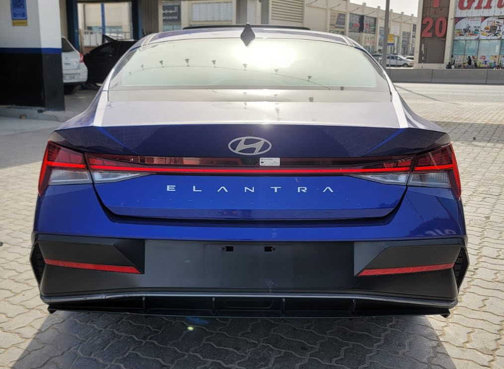 � زبائننا الكرام… مركز المهندس لأستيراد السيارت
🚘 Hyundai Elantra 2025💥

💰 السعر: 110 $ بدون كمرك
🔧 الحالة: مصلحة وجاهزة (الوصول 10 ايام)

💥 فول مواصفات - قطعتين صبغ فقط

✅ بإمكان التخريج بكتاب شهداء (إعفاء من الكمرك لمن لديه كتاب شهداء).

📍 كربلاء - سيف سعد البلديات

📞 للاستفسار:
👤 د. شهيد: ***********

 👇🏼رابط كروب الواتساب 
https://chat.whatsapp.com/G1vHBgZwn280PCMz6HkyiX?mode=gi_t
