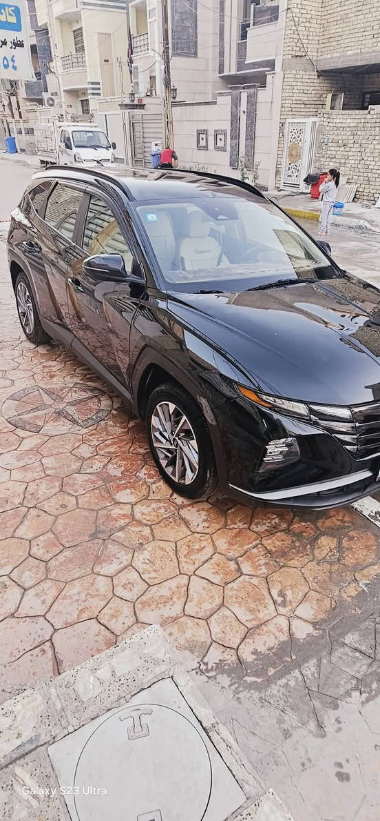 السلام عليكم 
 بيع او مراوس بتوسان موديل ٢٤ او ٢٥ لون أبيض تحديدا 

توسان وارد أمريكي حادث بسيط موديل  2023   
ماشية  34 الف مايل 
محرك 2500 GDi  
الحادث مرفوق بالصور 
السيارة فول ماعدا البنوراما والكشنات مخمل ومفصللها كشنات وارضية جلد 
بصمة عدد 2
شاشة كبيرة تدعم كار بلي 
سايد بريك بصمة
تدفئة تبريد قطعتين
تدفئة كشنات 
كشن السائق كهربائي 
تشغيل عن بعد 
صندوق كهرباء 
رادار خلفي وامامي 
كامرة خلفية دوارة 
انضمة قيادة 
 لايت زنون 
شاحن وايرلس 
ايرباك استيرن فقط
تحديد مسار 
اشاير بالمري 
اشارة ترحيب عند الاقتراب 
تو ويل المرغوب 
السيارة بأسمي تحويل ثاني يوم للمشتري
 السعر  198 ورقة وبيها مجال 
المكان بغداد 
الإتصال على هذا الرقم ***********
