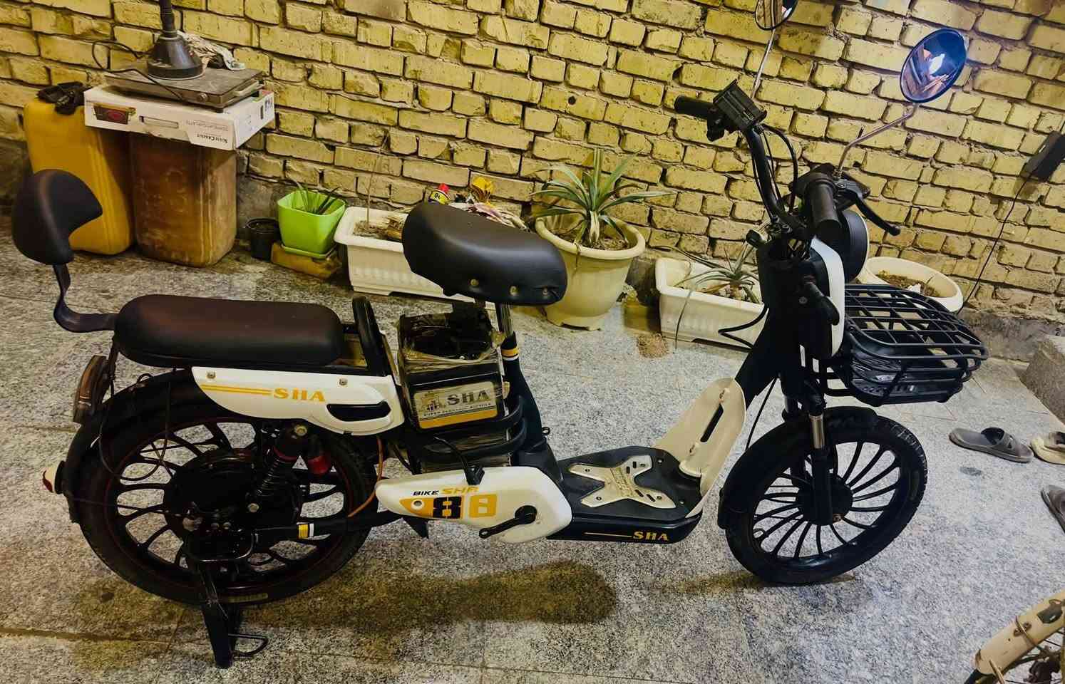 سلام عليكم بايسكل شحن للبيع :
بايسكل شحن للبيع ؛

🔴ملف 1000 شركة ونلي

السرعه 60 حقيقي (لان الملف ونلي و1000 w)

🔴4 نمر

🔋4 باتري نوع ونلي الاصلي

السعر :300 وبيها مجال للشراي اكيد

📍العنوان /الشطرة/حي الحسين/قرب المعهد التقني/مجاور مطعم ابو العبد

للاستفسار اكثر على الخاص او رقم الهاتف : 

‬ 0784 899 9523
