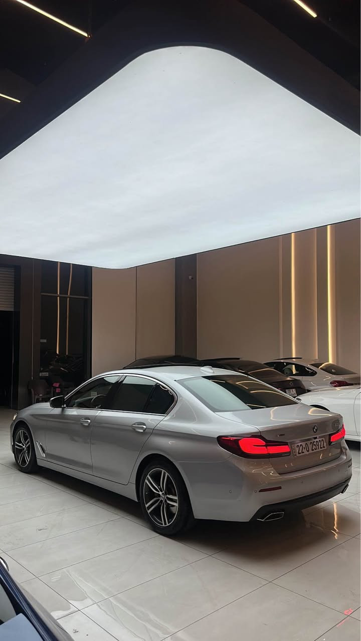 BMW 530i 🇺🇸
Cllen 
83mil 
2021 
Hamu qalbbe ba shart cllen 
Masafat full. 
*********** أربيل, العراق
