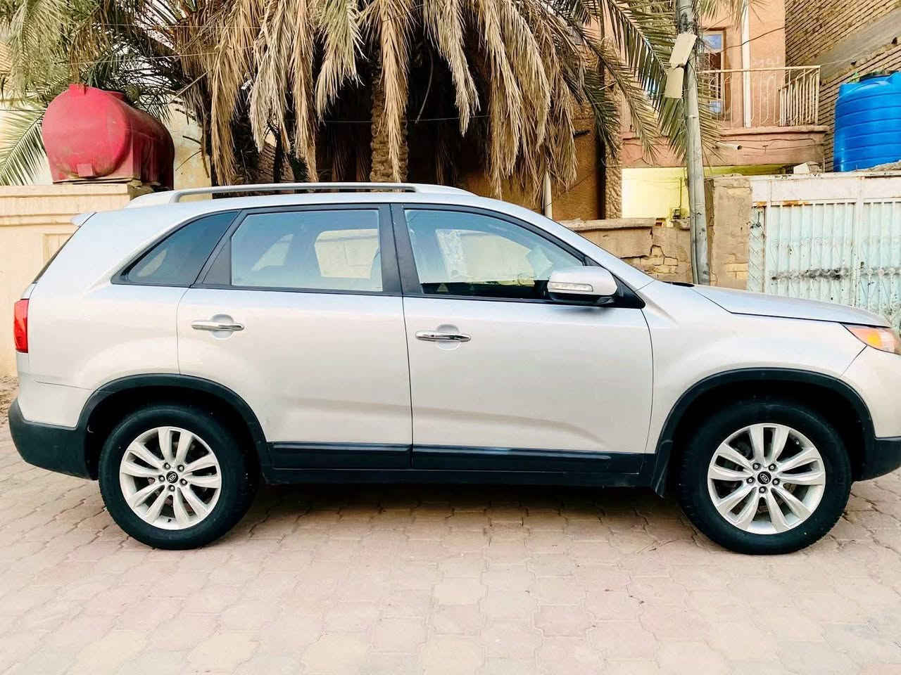 السلام عليكم
سورنتو 2013 ادوات كصه جنطه سياره طك كارتون احله من الصور جاهزه على اخر حبايه باتري جديد تخم تاير جديد حداديه كارتون تبريد تدفئه محرك جديد كاز متومه ارقام وسنويه على شاصي سياره جاهزه وجديده مكان الناصريه السعر55 وبيها مجال 

***********
