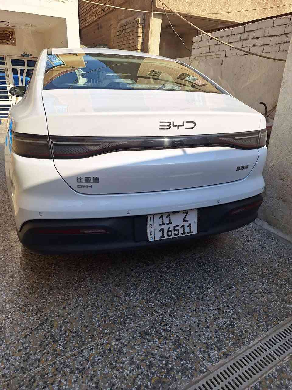 سلام عليكم BYD سيل5 موديل ٢٥ ماشيا ٤٠٠٠ رقم بغداد باسمي سيارة جديدة بيها بنيد مصبوغ وجاملغ ايسر بي بارد شي قليل موضح بلصورة مكاني بغداد السعر ١٧ مليون وبيها مجال ***********  الي يحب يتصل او يتواصل خاص والي ما تعجبة يذكر كلمة يا الله تحياتي

