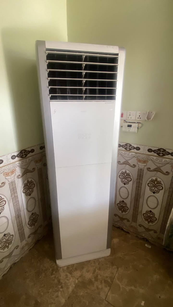 سلام عليكم اغراض جديده جدا للبيع مستعجل 
مولده 30 امبير 
سبلت 3 طن 
ثلاجه قليله الاستخدام 
الماده ..450 الف 
السبلت..900 الف
الثلاجه ..800الف
اتصال واتساب فقط ***********
