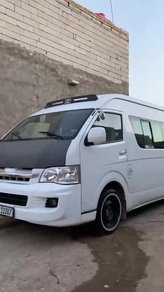 السلام عليكم سياره للبيع جنبي
 موديل 14 بسامينه امداور ثاني يوم مكينه جديده اوربيه  الرقم ***********
