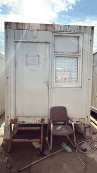 متاح كرفانات عدد ٢ في اي بي غرفه وحمام ٦ ب٢ شراي خابر وبل خدمه 0778104...