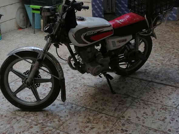 سلام عليكم عندي إيراني خمسه كير بيع ٣٥٠ مجال بصيط ولعنده ديوان كلك مراوس لتواصل *********** مكان جسر ديالى القديم بسمايه
