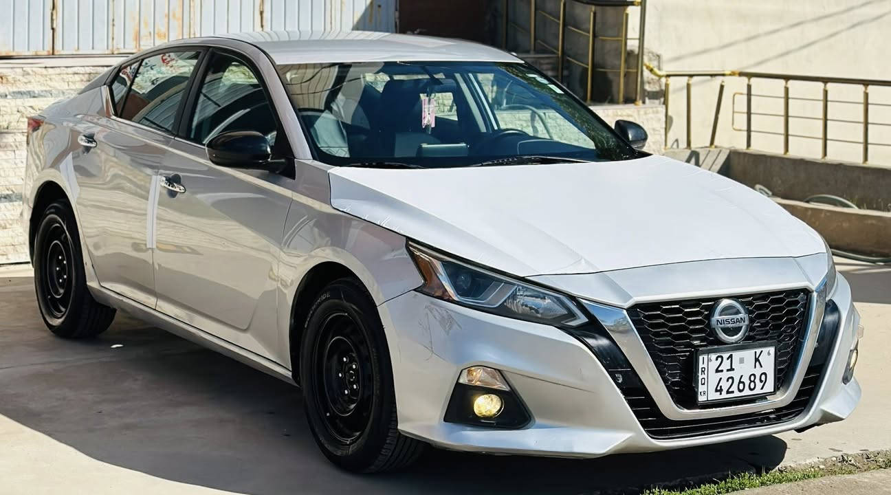 للبيع التيما S
السعر 124 بيها مجال 
*********** 
الون سلفر 
بجم امامي خلفي كبس 
بدون ايرباك 
تحكم ستيرن 
تثبيت سرعه 
شاشه لمس 
كاميرا خلفي 
بصمة أبواب+صندوق
بصمة تشغيل 
تشغيل عن بعد
كير مكينه بشرط 
تايرات صفر جديد
حداديه امامي خلفي كله جديد
رادار امامي 
ماشيه 147 
كشن كهرباء 
رقم الشاصي والسونار بلمنشور 
بدون قطرة وداخل السياره 
رقم سليمانيه باسمي 
تحويل وكاله ثاني يوم هزه جديد بطاقة بنزين موجود 
مكان السياره ديالى خانقين
