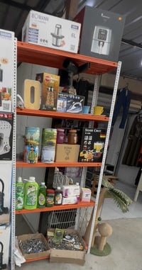 عندي رفوق عدد 10نضافه99%  الطول 210 العرض100 العمق20 السعر 25الف قفل  ...