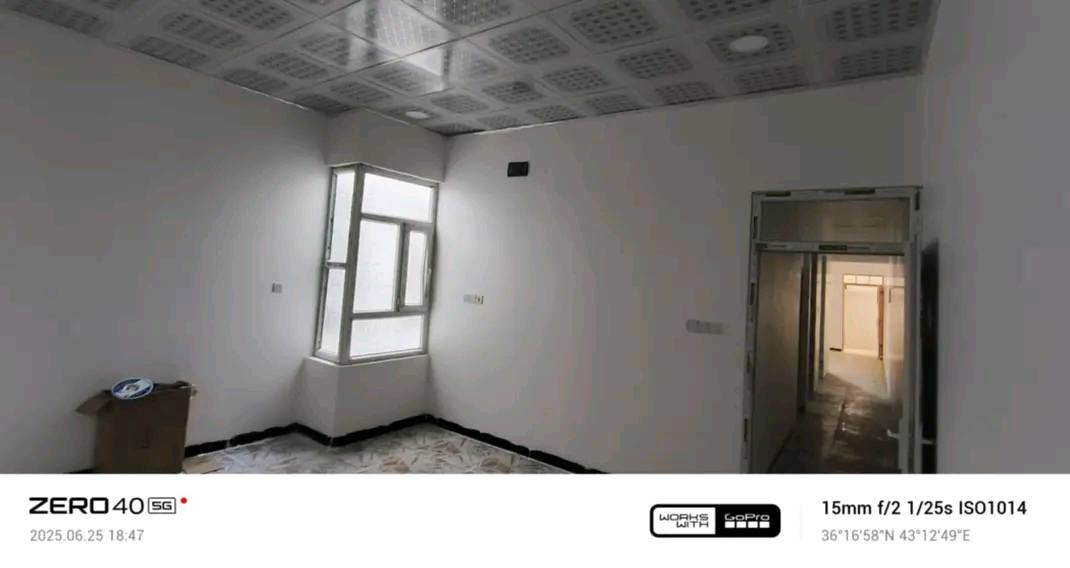 بيت وشقه للايجار يارمجه الشرقيه قريب على شارع كركوك25متر البيت ثلاث غرف وهول ومطبخ وصحيات وسيراميك وسقوف ثانويه وبورسلين وجديد والشقتين منفصلات كل شقه متكونه من 2غرف واستقبال ومطبخ وصحيات وسيراميك وسقوف ثانويه وبورسلين البيت والشقه جديد  للتواصل على *********** اسيا ***********كورك
