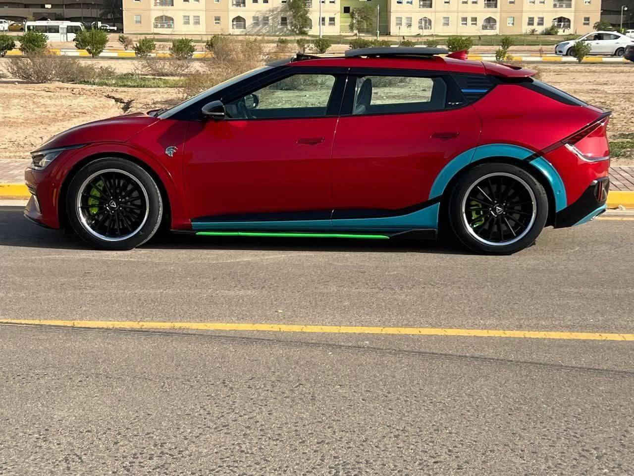 السيارة الأولى على العراق 💪🥇
KIA EV6 GT
كهربائية بالكامل، من أندر فئات هذه السيارة هي فئة ال GT وعدد نسخها قليلة جدا هي نسخة رياضية جاءت بقدرة حصانية 585 حصان✈️ تسارعها من الصفر الى 100 ب3 ثواني.. مزودة بمقاعد رياضية يتوسطها ختم GT و زر اخضر بالمقود لون اخضر مختوم عليه GT، السيارة تمتلك رزانة وعزل وسرعة واقتصاد بنفس الوقت بحيث في الشحنة الواحدة تمشي 550KM السيارة مزودة بأمريكا 🇺🇸 ب لوي برتقالي و ويالة رياضية
فچوچ لون اخضر بلاد من الشركة
السيارة بأسمي رقم بغداد.. بدون قطرة صبغ مبدل بيها بنيد ودعامية نفس لون السيارة بدون لغد بدون شاصي.. ماشية 32 الف
المواصفات :
بصمة +تتقدم وترجع بالريموت +تشغيل عن بعد
بانوراما
كاميرات 360
رادارات 360+حساسات امامية وخلفية 
سماعات Meridein
كشنات كهرباء+تدفئة الكشنات الامامية والخلفية +تدفئة مقود
هاند بريك بصمة
Auto Hold
وضعيات قيادة (ECO+SPORT+NORMAL)
مري كهرباء+شفط
يدات كهرباء
اشارات بالمري +اشارات لكزز بلاد من الشركة +اضاءة زينون +اشارات LED+إضاءة LED
شحن لاسلكي +USB+TYPE C
مخرج تكدر تغذي من بيتك بالكامل
كير ماوس
شاشة كبيرة متصلة +فول تحكمات ستيرن
صندوق كهرباء
قطعتين تبريد
لد نهاري+لايتات عدستين
DATA SHOW
شفتات ستيرن
وبعد بيها هواي مواصفات السيارة ما تنوصف بمنشور لكن للأختصار
عنوان السيارة بغداد 
السعر 225 وبيها مجال للاستفسار الاتصال على الرقم ***********
