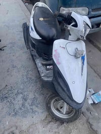 البيع وقيم واخذ بيها صوت  بكنً شغاله تمشي مابيها شي 07708973697