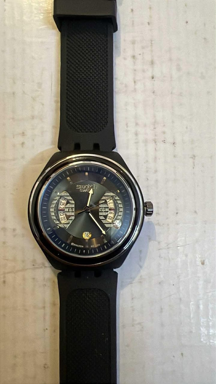 للبيع: ساعة Swatch  ⌚🇮🇶
• النوع: Swatch Irony (أصلية 100%).
• الحالة: نظيفة جداً، مكينة وشغال دقيق.
• المميزات: مكينة  (Swiss Made)، مقاومة للصدأ، وقايش سيليكون مريح.


**إذا كنت صاحب هذا الإعلان وتريد حذفه لأي سبب، رجاءا أرسل رسالة إلى الدعم الفني**