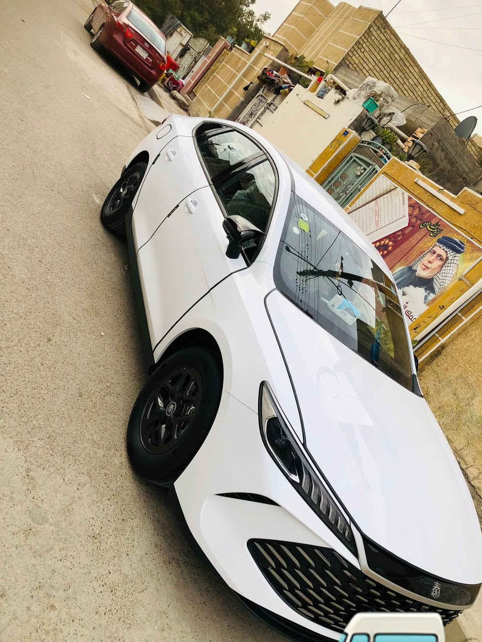 سيارة للبيع byd نوع جن بلاس موديل 2025
ماشية 2500 كم الون ابيض السيارة جديدة 
وبيهه هواي شغلات اني ضايفهن من يمي
الشراي يتصل أو يتواصل 
***********
