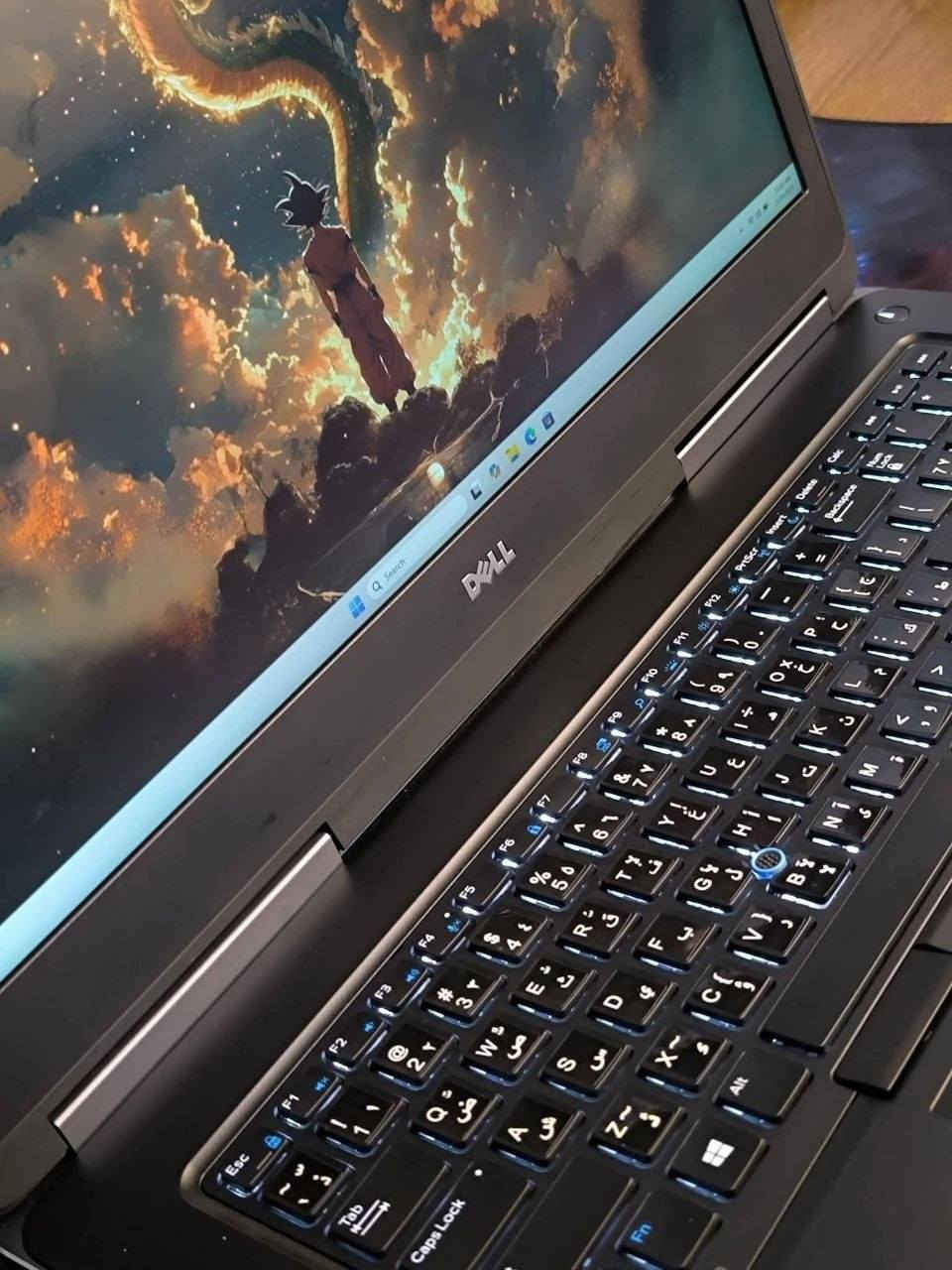لابتوب Dell Precision 7720
يشغّل: رندرة ومشاريع 3D، برامج هندسية (AutoCAD, Revit, SolidWorks)، مونتاج فيديو احترافي، محاكاة وتحليل، وبرمجة بيئات عمل ثقيلة.

المواصفات:

المعالج: Intel Xeon E3-1545M V5 — الجيل السادس (8 CPUs)

الرام: 8 GB DDR4 (قابل للتطوير حتى 128 GB)

التخزين: 256 GB SSD (به 3 سلوتات للتوسعة: سلوتين M.2 + سلوت 2.5) — قابل للتطوير

كرت الشاشة الداخلي: Intel Iris Pro P580 4 GB مشاركة

كرت الشاشة الخارجي: NVIDIA Quadro  — 4 GB (مخصص للعمل الاحترافي)

الشاشة: 17.3″ FHD (1920×1080)

الملحقات والمرفقات:

Windows 11 Pro مثبت + Office مثبت

شاحن أصلي Dell

حقيبة حجم 17.3 (لون أسود)

ماوس + ماوس باد

تغليف احترافي (بابلز + كرتون للحماية التامة)

الضمان والخدمات:

فحص عند الاستلام مع المندوب

ضمان 7 أيام بعد الاستلام

السعر: 360,000 دينار عراقي 

التوصيل: التوصيل متوفر إلى جميع محافظات العراق

للطلب أو الاستفسار (واتساب متوفر):

***********

قناة التلكرام لموديلات اكثر https://t.me/djwnp
