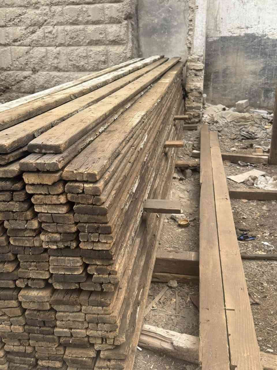 لوح جديد ولوح مستعمل مع جكات مع فخات مع بقار سير٣X3 بيع مفرد


**إذا كنت صاحب هذا الإعلان وتريد حذفه لأي سبب، رجاءا أرسل رسالة إلى الدعم الفني**