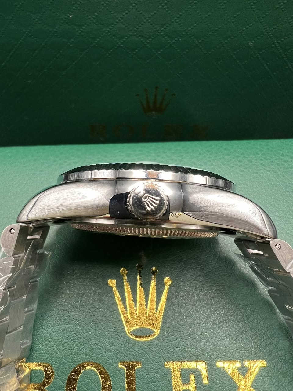 ساعة ماركة سويسري مختم وزن ثقيل امزون جديد غير مستخدم
متوفر توصيل لجميع محافظات العراق


**إذا كنت صاحب هذا الإعلان وتريد حذفه لأي سبب، رجاءا أرسل رسالة إلى الدعم الفني**