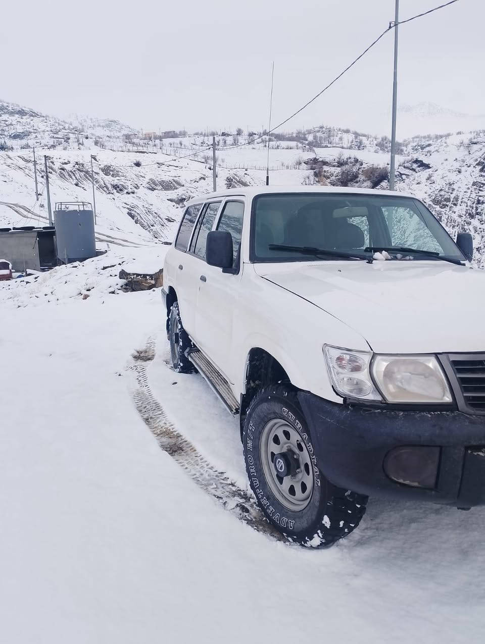 نیسان پەتڕۆڵ ‌‌‌‌۲۰۰۱ سپوغ حام بەس وەرگەراو نیە پیشی جەمپیکی سوکی هەیە سەیارەکە توندوو تۆلە جرکەی نیە گیرو مەکینە و ئەکسل بەشەرت سەیارەکە لە سحر دایە بۆ زانیاری زیاتر پەیوەندی بە ساحیبی وەبکەن 
***********
0782 8349853 كويسينجاك, أربيل
