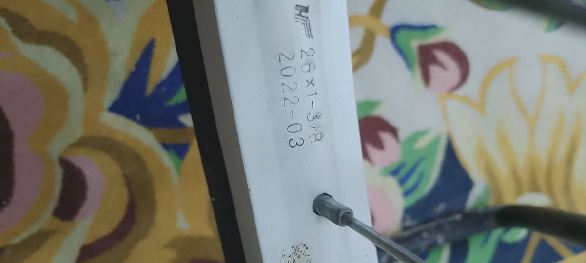 بيسكل سياحي نضيف  للبيع سعره ١٢٠ وبي مجال
المكان الجزيره رقم الاتصال   ***********
