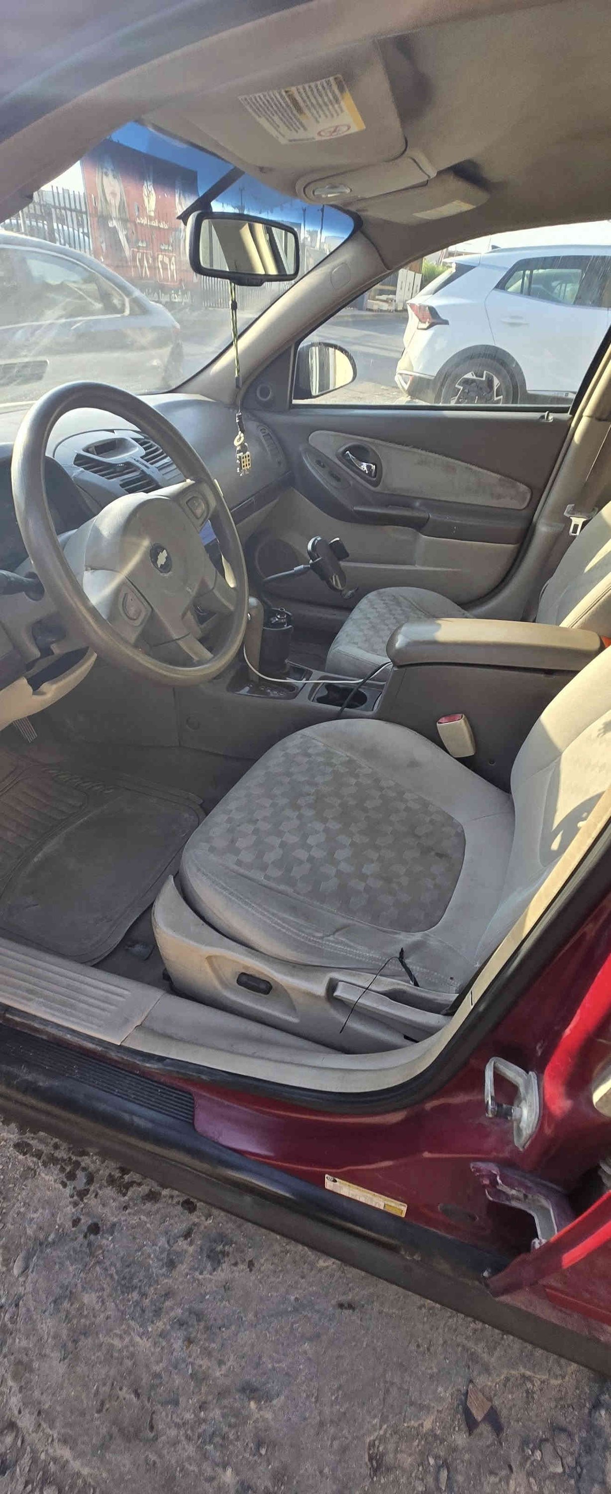 ماليبو 2004 للبيع
محرك 3.5 
محرك نظيف 
نقص فقط كير وصدر امامي 
تبريد شغال تايرات امامية جديدة 
دسكات امامية وخلفية جديدة 
راديتر جديد مطارة ماء جديد 
رقم بغداد الجديد 
سنوية بأسمي 
السعر 55 ورقة وبيها مجال 
الرقم ***********
بغداد اليرموك
