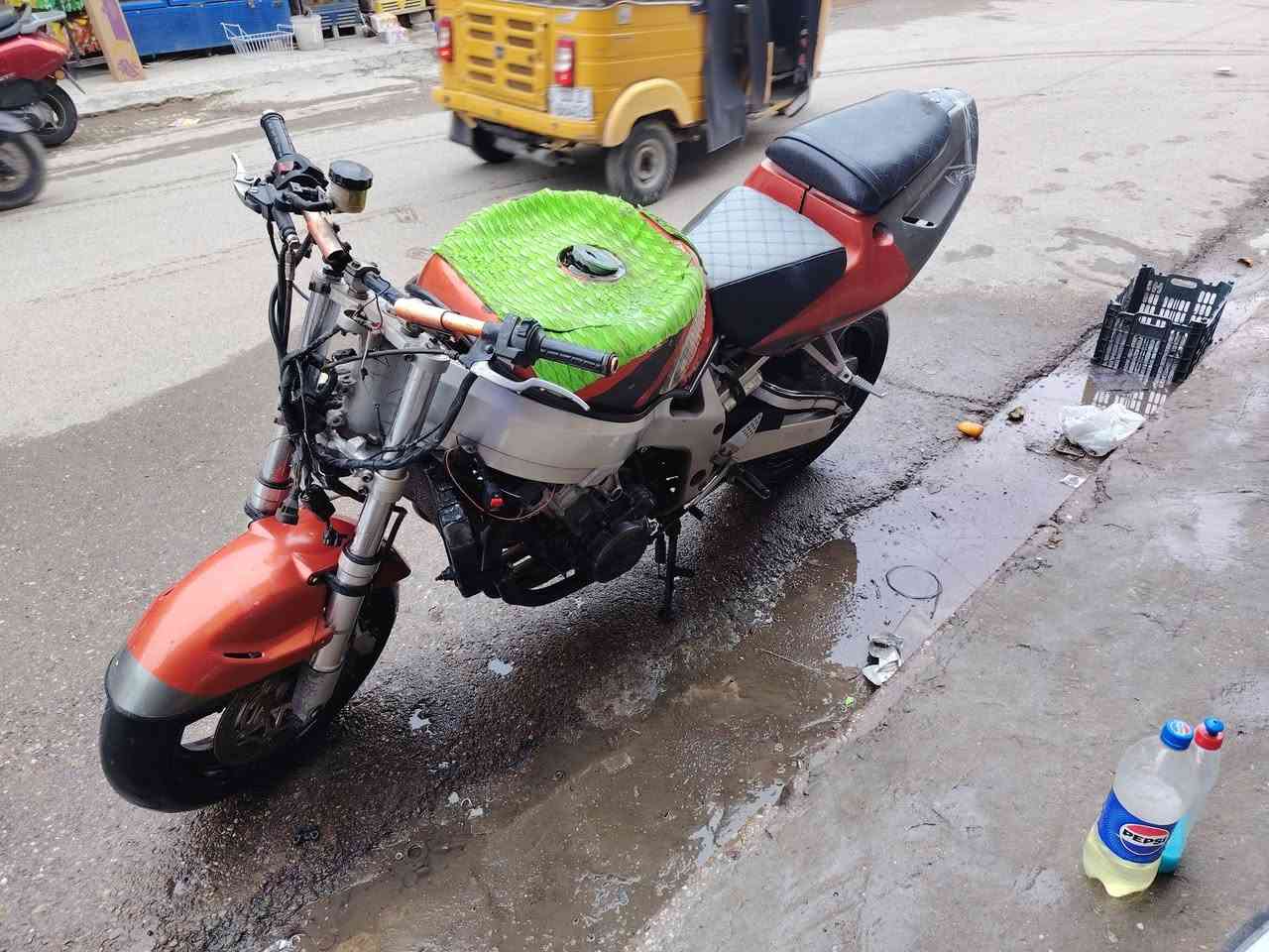 للبيع متروكة جانت شرط نص نكرة صافية مكينة لاتبخير ولا تنقيص ولا صوت مبرمجة طلقات ونار كفراتهة موجودة قيم باليرضي الله وام مراوس ايفون ١٦ المكان بغداد ***********
