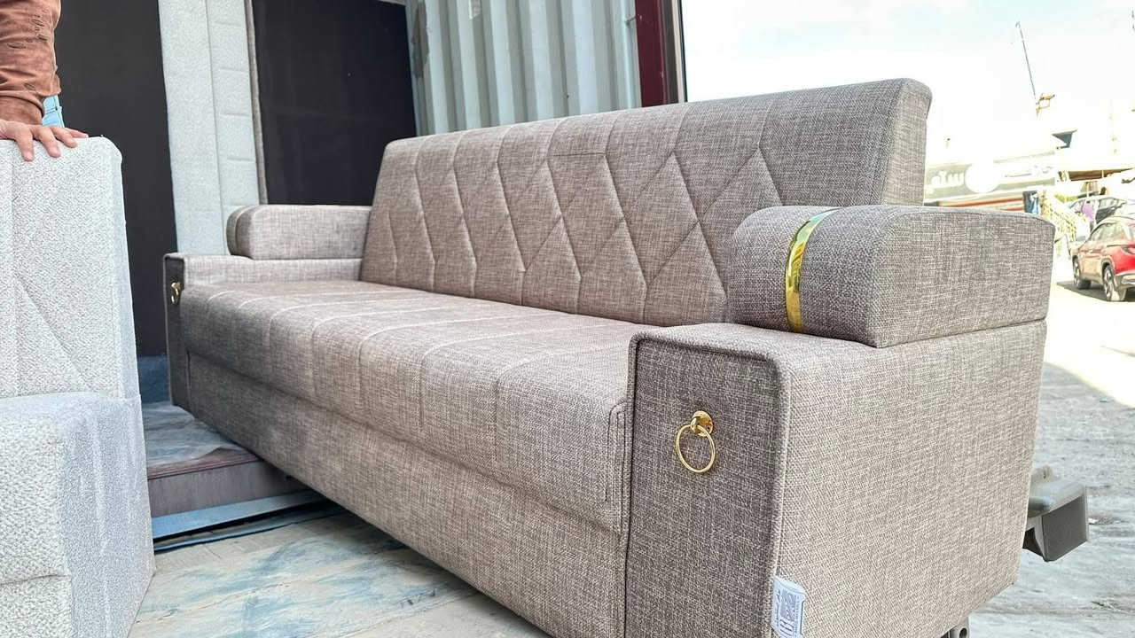 اهلا وسهلا بكم زبائننا الكرام نقدم لكم مجموعة متنوعة من الأثاث الحديث بأنسب الأسعار للحجز مراسلة الصفحة متوفر توصيل ***********
