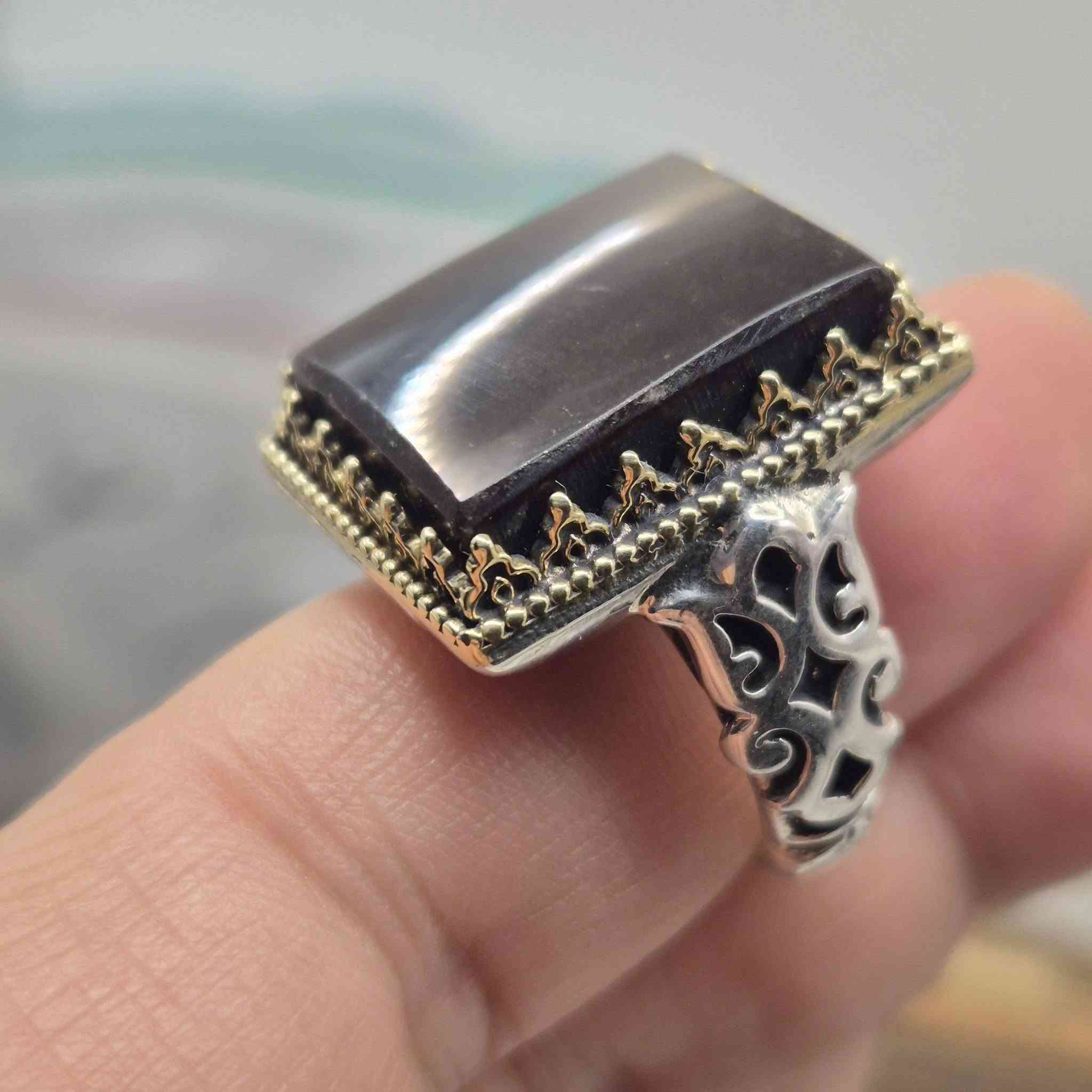 حياكم الله
شفة العبد الترابي ( العقيق اليماني )  
[ لا معالجة _ لا تجمير ] حــُر 
توثق المعلومات في كرت الضمان
حجم الفص [ 2.0 × 1.5 ] سم 
فضة ثقيلة عيار 930 / قياس 22 _ 23 
السعر ملائم بالنسبة لهيج قطعة فاخرة 

💳 كارت ضمان مختوم (أصالة المنشأ & غير معالج )
🚗 خدمة توصيل كل مناطق العراق
للإتصال و المراسلة : ***********

📍العنوان /  الكوفة _ شارع كوفة نجف الرئيسي _ مأكولات خوخة _ الشارع الفرع للمطعم
