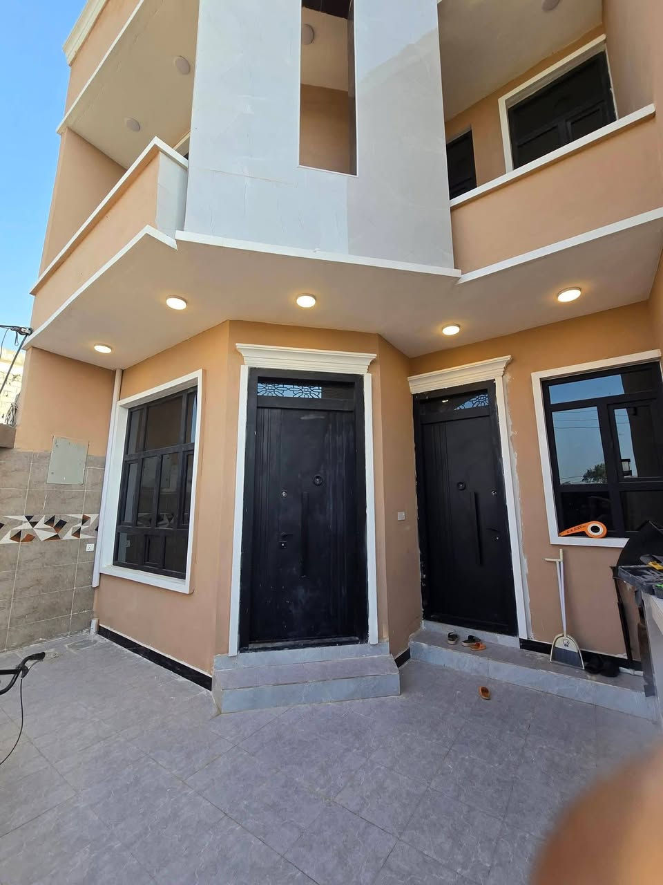 ⭕️دار للبيع بمساحة 130متر طابو زراعي⭕️
✅الموقع بهرز حي الشرطه قرب جامع الشكور
مقابيل حي القادسية ✅
✅بناء جديد درجه اولى ارضية 80×80 مطبخ جدران 90×30✅
✅التفاصيل الطابق الاول استقبال ومطبخ وصاله وحمام وغرفة نوم ✅
✅الطابق الثاني 2غرف نوم وصاله وحمام ✅
✅السعر خاص او الاتصال 👇🏼✅
☎️***********☎️
