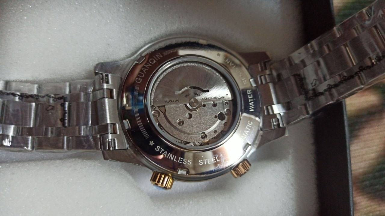 ✨ ساعة أنيقة بتصميم فاخر وجذاب
🌍 ميناء مميز بخريطة العالم ولمسة عالمية راقية
💎 إطار مرصّع بفصوص لامعة يعطيها فخامة واضحة
⚙️ أوتوماتيك (تشتغل بحركة اليد بدون بطارية)
📅 تحتوي على تاريخ لسهولة الاستخدام
🔗 سوار ستانلس ستيل بلونين (فضي + ذهبي) يناسب كل الإطلالات
💧 مقاومة للماء

ادفع سعر


**إذا كنت صاحب هذا الإعلان وتريد حذفه لأي سبب، رجاءا أرسل رسالة إلى الدعم الفني**