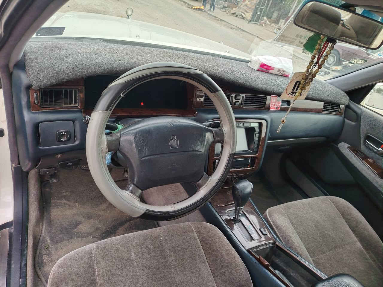 السلام عليكم ورحمة الله وبركاتة راس الثور فلات رقم نجف إنكليزي سنويه لغاية 2030 مديل 96 محرك وكير جدد حداديه جديده تخم تاير جديد كهربائية كله شغاله تبريد ثلج كرستال لايت أبو عيون ويل كل ليزري مكفوله من الكص والنقل جثه والضربه القويه سياره جنجر سيدي 12 قرص راعيها يمي عندي وكالة عامه بيها دواخل جدد بدي كلش حلو سياره جاهزه محرك 2500 فيفيتي العنوان نجف السعر 85 وبيها مجال للشراي بيها كفر خلفي فقط الشراي يجي خاص أو يتصل ***********
