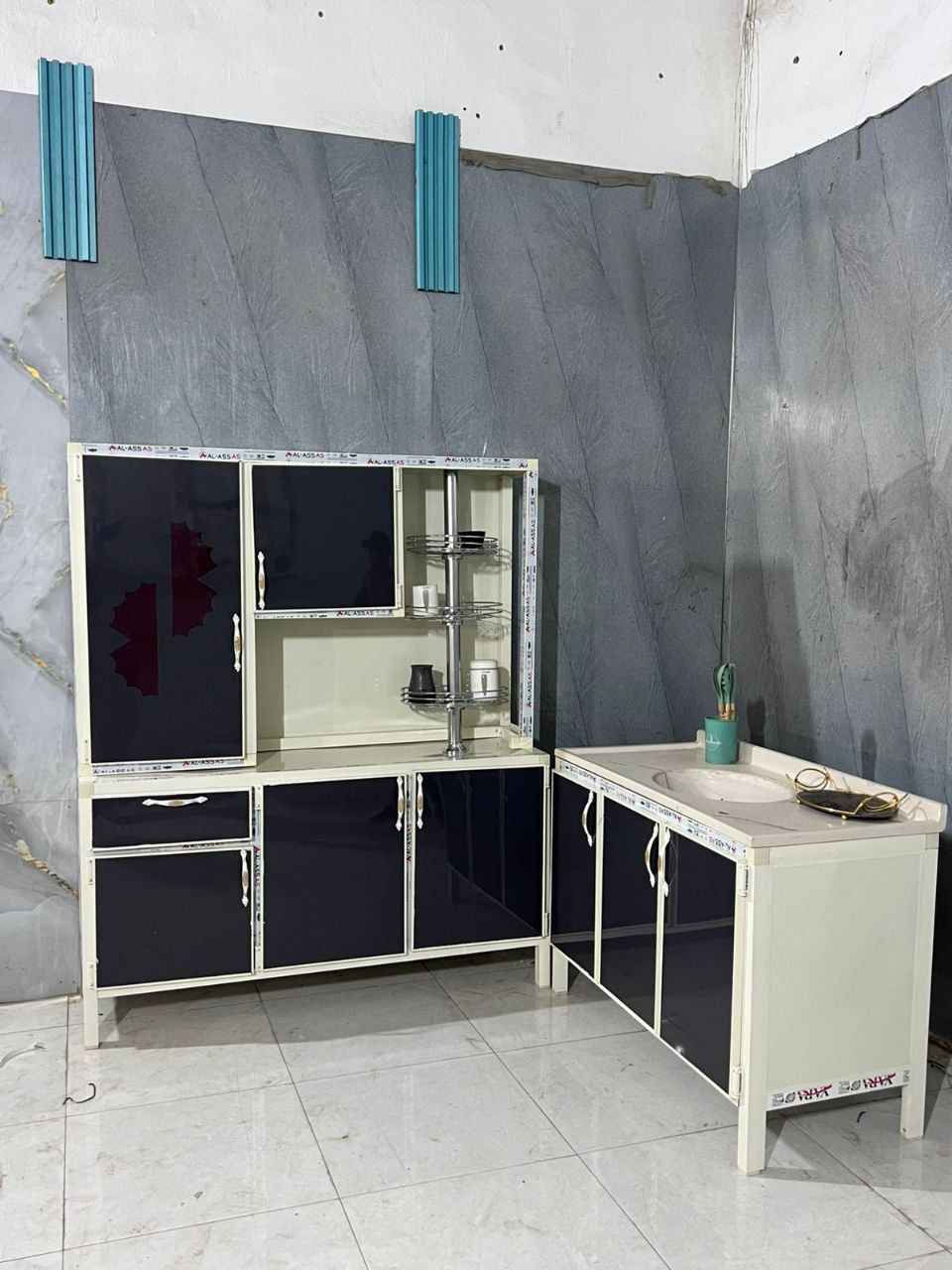 كاونتر. متر ونص 
أبو سلة.  
السنك متر وعشرين
المرمر صناعي بغداد, العراق


**إذا كنت صاحب هذا الإعلان وتريد حذفه لأي سبب، رجاءا أرسل رسالة إلى الدعم الفني**