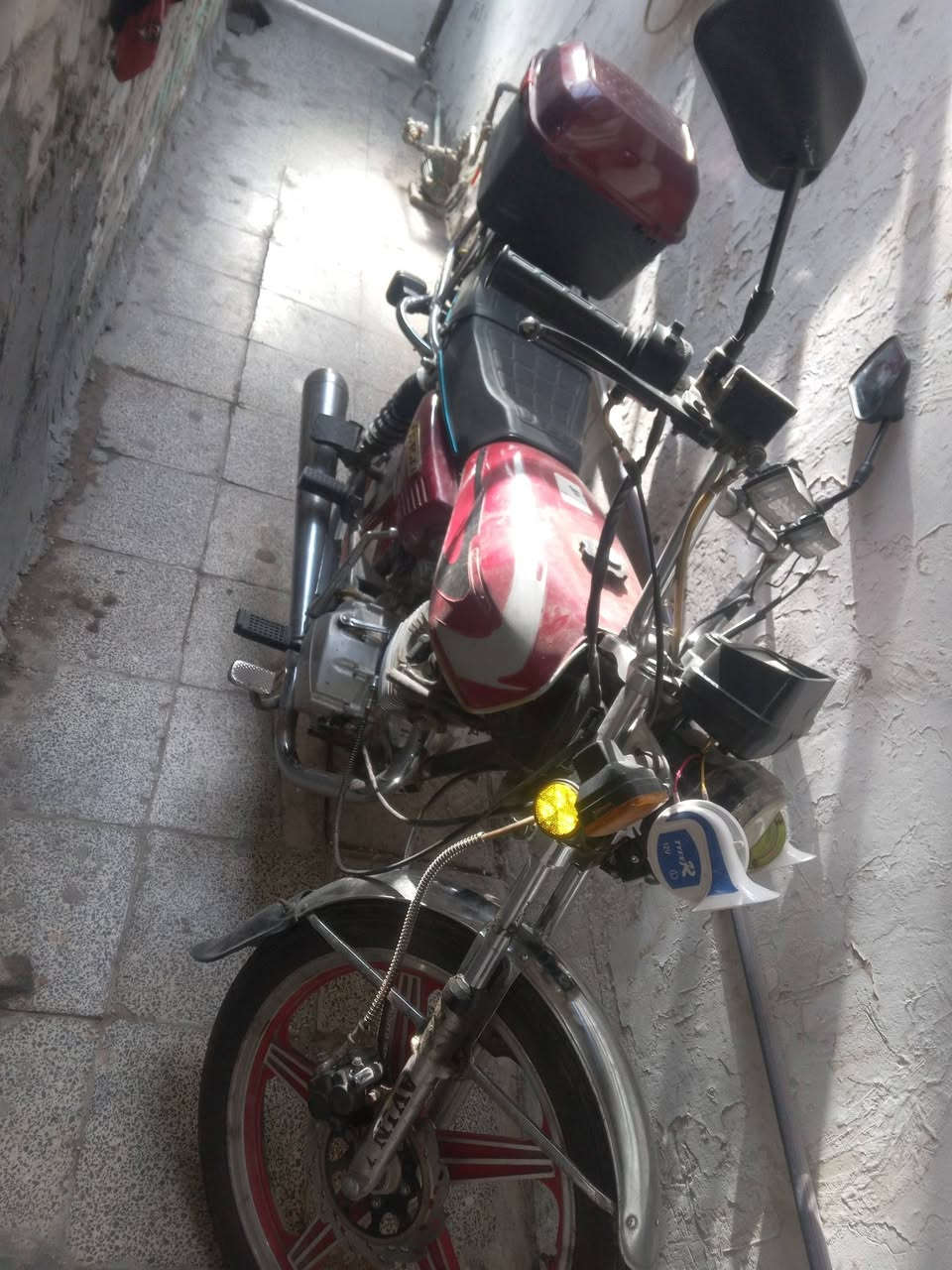 دراجه ايراني ٥كير  للبيع سعر ٥٠٠ وبيها مجال مكاني مدينه الصدر هذارقمي ***********
بس واتساب
