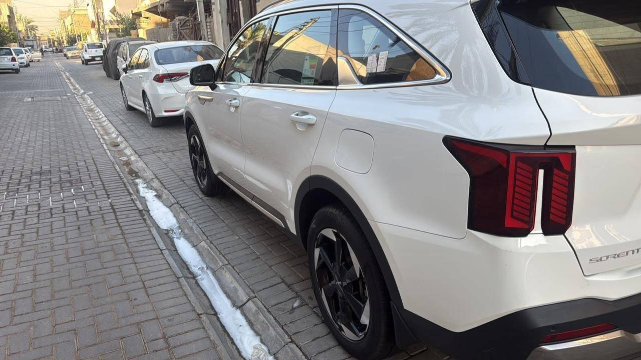 بيع سريع 303 $
للبيع كيا سورينتو 2025 خليجي كفالة عامة حتى من الشخط 🔥🔥
🚘 KIA SORENTO 2025
⭐ فل مواصفات 
⭐ محرك 6 سلندر 3.5 لتر كفالة 
⭐ قوة 272 حصان
⭐ قير أوتوماتيك 8 سرعات
⭐ دفع رباعي AWD
⭐ 7 ركاب
⭐ سقف بانوراما كهربائي
⭐ داخلية جلد فاخرة
⭐ مقاعد كهربائية (تبريد وتسخين)
⭐ كاميرا 360 درجة
⭐ شاشة وسطية + أنظمة اتصال
⭐ باب خلفي كهربائي
⭐ رادار ومثبت سرعة ذكي
⭐ تحذير النقطة العمياء
⭐ المحافظة على المسار
⭐ حساسات أمامية وخلفية
⭐ إضاءة LED كاملة
⭐ جنوط رياضية
✨ السيارة بحالة ممتازة جداً 
💯 مواصفات كاملة ماشية KM62 قابل للزيادة 
💰 السعر: 303$
📞 للتواصل: ***********
مكان السيارة :ديالى بعقوبة
