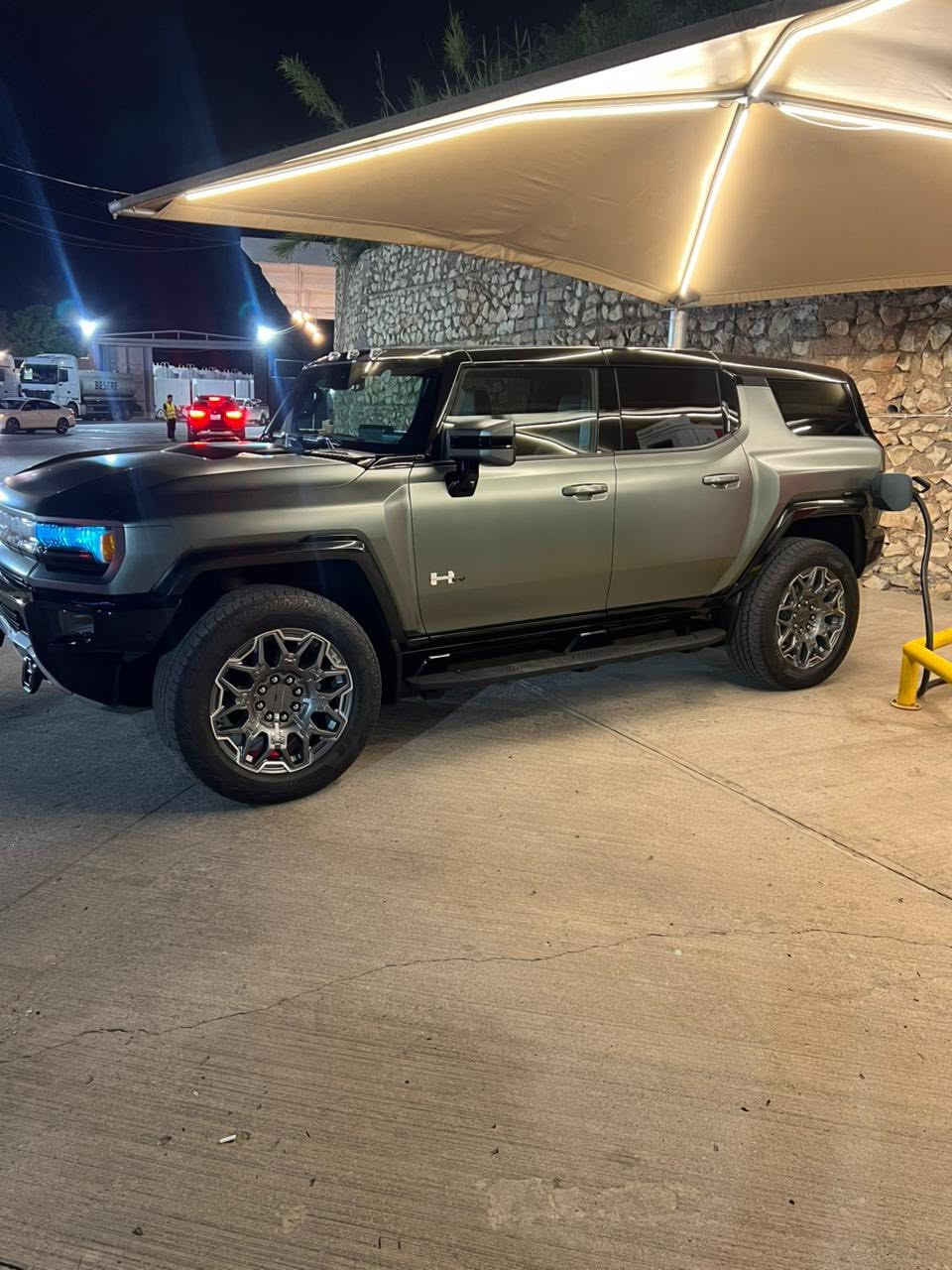 ‏بسم الله الرحمن الرحيم
‏صلوات على محمد وآل محمد 🧿

Hummer  h2 ev 2024 للبيع 

 ماشيه 29 الف ميل 

مكان سياره دهوك 

 للتفاصيل اكثر او سعر تواصل علي خاص 

*********** واتس اب ￼
