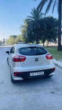 كيا ريو للبيع فقط موديل 2016 سياره حلوه ونظيفه سياره بيها بارد بل صندو...
