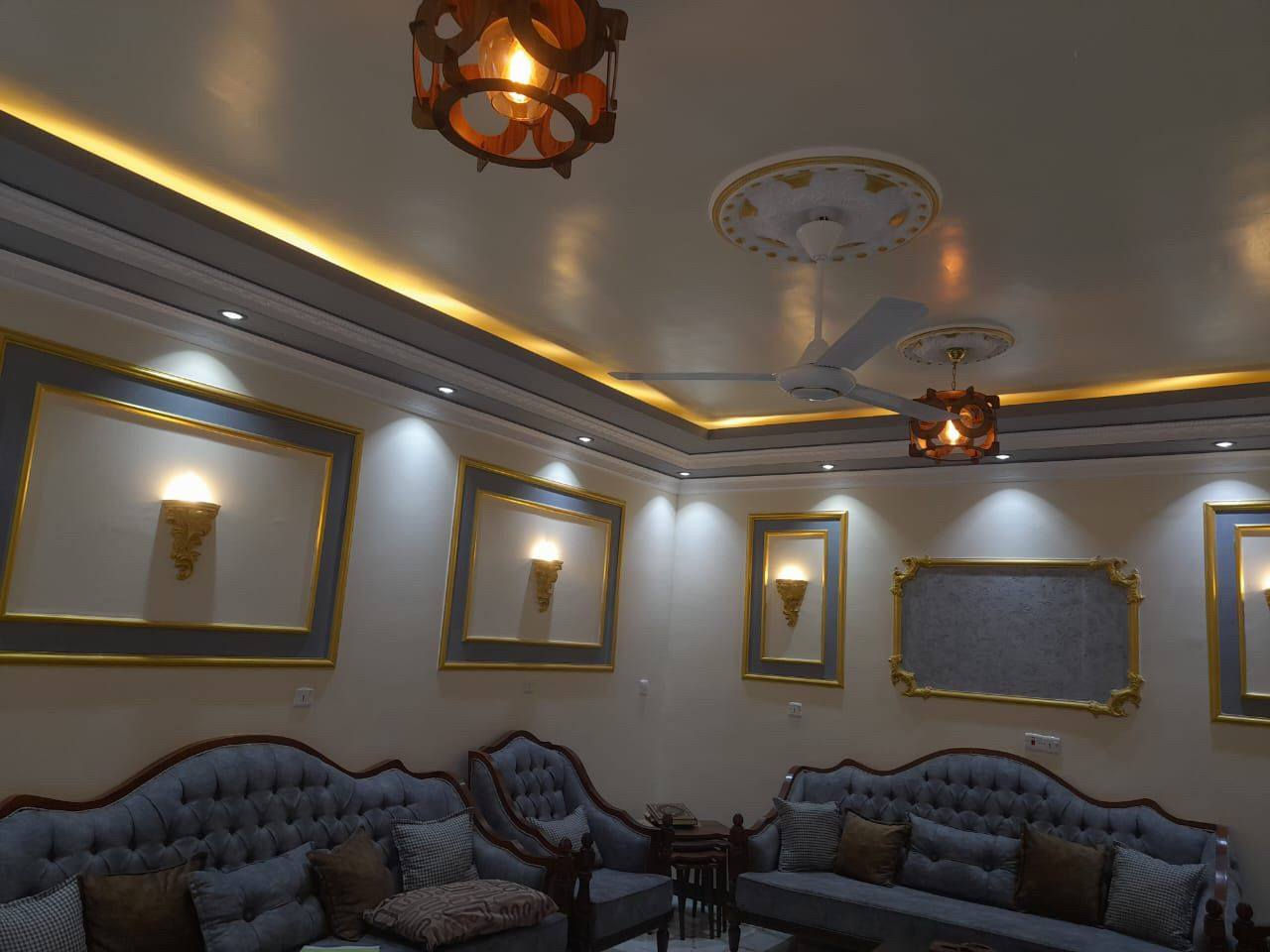 السلام عليكم :دار للبيع ٢٠٠ متر طابقين ٤ غرف نوم ..صحيات٢ صالةعدد٢ ..ستقبال.. طابو صرف منطقة القمانية بداية المنطقة/***********/ابو شهاب
