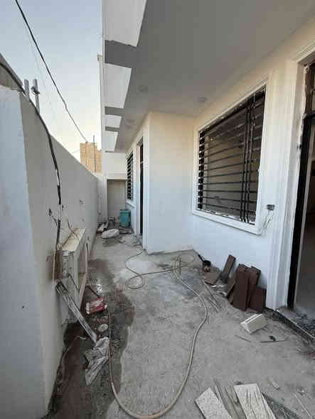 🏘️/ دار للبيع المساحة ١٧٥ م طابو زراعي سند 

              الواجهة ١٢ م / النزال ١٤.٥ م 

🧱/بناء حديث قيد الانشاء استلام عند التكملة 

الطابق الاول / مطبخ . هول . استقبال . غرفتين نوم . مجمع صحيات . حديقه داخلية . صحيات خارجية 

الطابق الثاني / ثلاث غرف نوم . هول . مجمع صحيات 

🌏الموقع / شارع ٨٠ مجاور شركة عراق البدر  خلف التجاري مباشرةً 

لمعرفة السعر// يرجى مراسله الصفحه 
 
للاستفسار اكثر مراجعة مكتب 

#بشار_للعقار_والمقاولات بدايه شارع الحسينية من جهة شارع ٦٠ 

***********                  ***********
