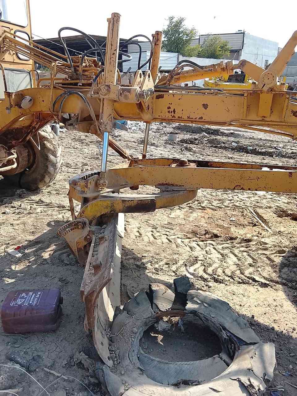 مستبوشي. 82  رقم الماني مداور ثاني يوم.  مكينه شغاله.
كير شغال نقصه عيار كلج 
تخم تاير
سجينه جديدة 
12 مليون وبيه مجال حك الجيه. 
مكانه السماوة.  مقابيل المعارض
***********
