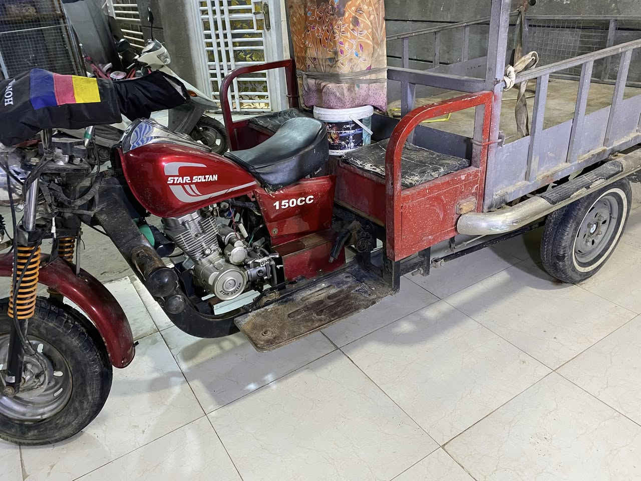 السلام عليكم ستوته للبيع ستار سلطان مديل 21 الستوته نضيفه وجديده وحلوه وبديها مال حديد صدر جديد تايرات تخم نضاف هاذ رقمي للاستفسار اكثر ***********
