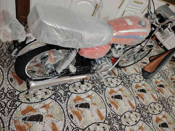 سلام عليكم دراجه للبيع نامه لصلي شلامجه موديل 25 بص وصل وكيل سيد جعفر نضافه 100 دراجه بعدهه زيرو سعر مليون 200 وبيهه مجال قليل، ***********
