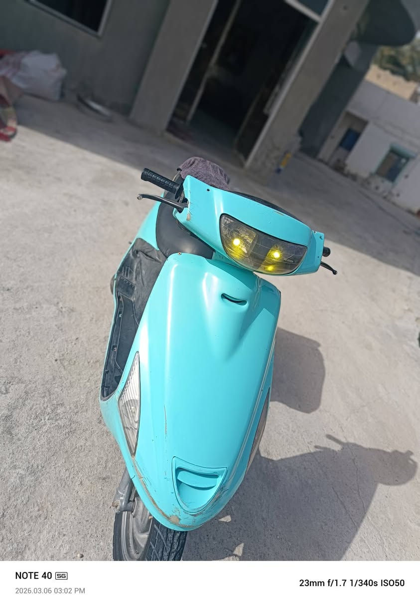 السلام عليكم  هاي الدراجه للبيع كلش نضيفه ..سلف  هندر كهربائيات ما بيه كل نقص  مكاني حله _ورديه 
سعره 325 مجاله بسيط ... حله _ورديه ***********
