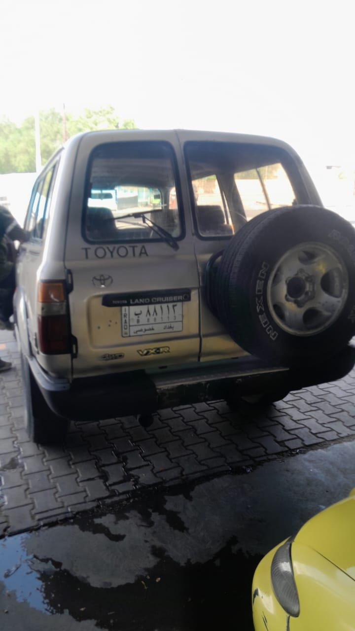 السلام عليكم
مونيكا 1992 جاهزه مجهزه من كلشي انظف وحده بمديلها تحويل مباشر مكاني النجف *********** ب 70 وبيها مجال 
تجي تشوفها وتحكم عالنظافه كير محرك حداديه وكاله كلها عالبلاد ممحور بيها برغي
