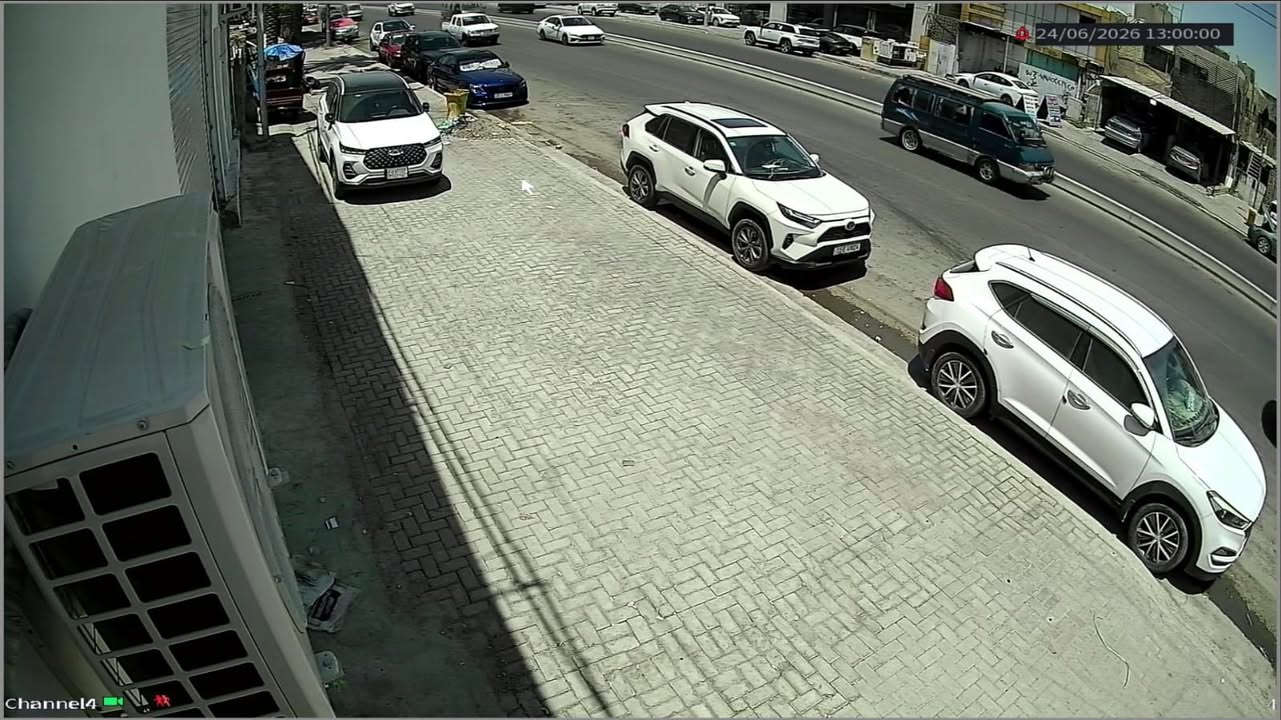 الحمد تم تأمين احد المخازن في (بغداد / حي حطين )
منظومة 8 كاميرات تجميع بأعلى المواصفات
مع خاصة الذكاء الاصطناعي 

خاصة الذكاء الاصطناعي هي:-
1️⃣ - تصوير اي شخص يصلك قرب المكان بصورة خاصة صوت 
     وصورة ولقطة فديو ١٠ ثواني .
2️⃣-ممكن تحديد الأشخاص المخولين من قبل النظام بعد 
       ادخال بيانات من قبل المستخدم.
3️⃣-تفعيل إرسال صور الأشخاص على الهاتف.
4️⃣- حفظ صورة آخر شخص كان بالموقع قبل فقدان او 
         سرقة جهاز وإرسالها على الهاتف

منظومة دهوادقة 5 ميكا فول كلر صوت وصورة 

📌المواصفات
🔺8 كاميرات دقة 5 ميكا فول كلر صوت وصورة دهوا اصلي
     دبل لد ( تصوير ليلي نهاري ملون حتى بدون انارة)

 🔻ديفيار 8 جنل دقة 5 ميكا نوع دهوا يشغل كل انواع 
      الكاميرات ويدعم تسجيل الصوت مع تصوير الوجوه 
     والتعرف عليها بالذكاء الاصطناعي 

🔻هارد 1تيرا اصلي .

🔺كيبل رولة 250م مسلح ونحاس ومقاوم كافة الظروف الجوية 

🔺جهاز يو بي اس نوع ليثيوم اصلي يشغل منظومة الكاميرات 
     مع منظومة الانترنت ٣ ساعات حقيقي ويعتبر جهاز حماية 
     ومنظم فولتية وتلغي كافة المحولات

🔻بوكسات عدد 8 خاصة بالكاميرات لحماية الفيش من 
     الرطوبة والعبث وتعطي شكل لائق للكاميرات

🔻فيش كامله خاصة بالكاميرات

🔺كيبل اج دي مسلح

🔻ممكن ربط المنظومة على الانترنت وتراقيب وانت باي 
     مكان بالعالم

🔺ضمان سنه حقيقي

🔴لمزيد من المعلومات مراسلتنا على الخاص او الاتصال على الرقم
***********
***********مهندس محمد
