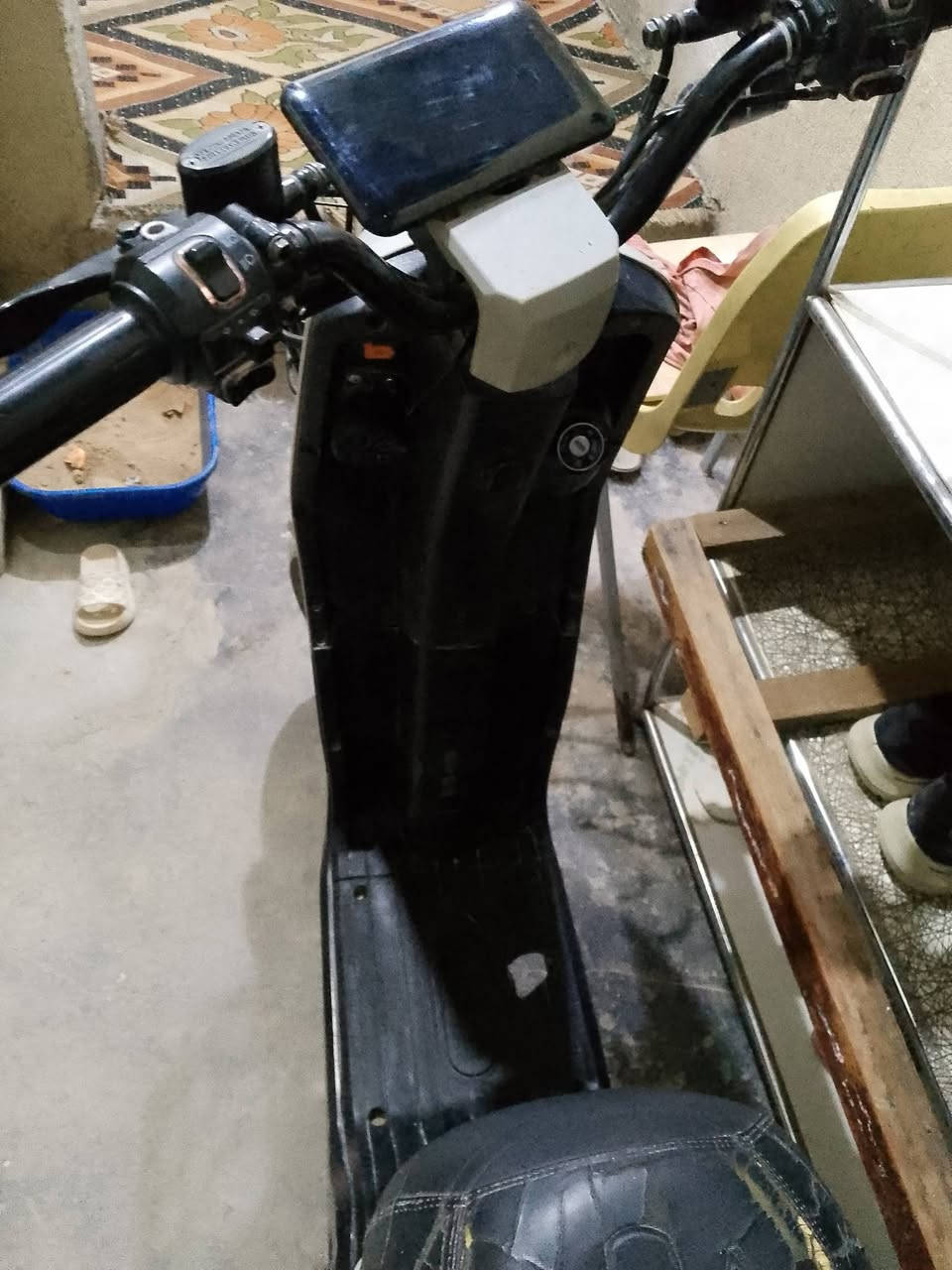 ار9 للبيع نضيفه البارحه بدلت خمس بطاريات جدد كهربائيات كلهه شغاله سعر ٣٢٥ الزبير ***********
