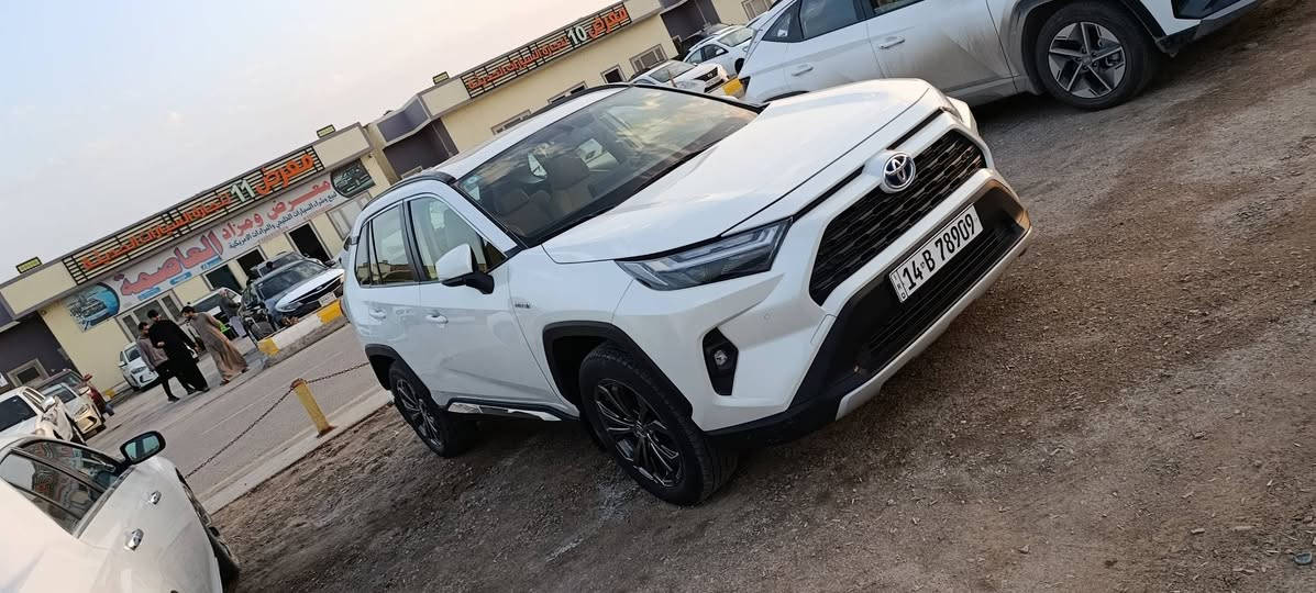 تويوتا هيلوكس للبيع بانزين فور ويل مديل 2023 اوتوماتيك ماشيه 23 الف السيارة السيارة مكفوله من الصبغ والضربه ... بيها ملاحظات بسيطه ... السعر 325 
للاستفسار *********** البصرة البصرة, العراق
