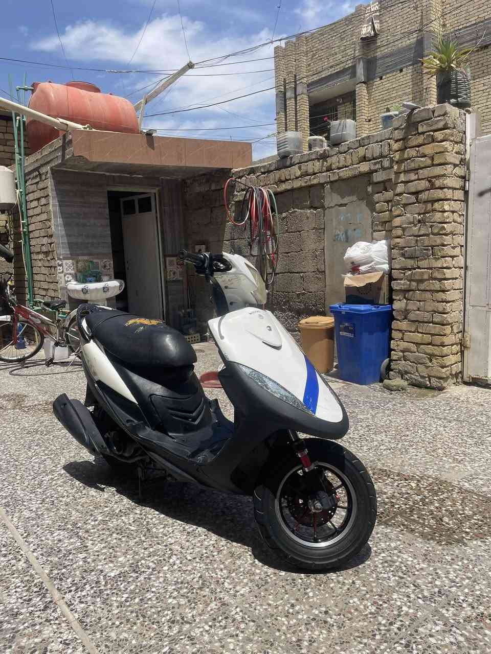 سلام عليكم 
ماكس عدله للبيع
تجفيت جديد اول مره تنفتح 
*(نقص الدراجه باتري والبارد مال سلف طلك من السلف وبوربرن مال استوين نقص)
كهربائياته كله شغاله نكره دراجه بكل وكت  كفراته حلوه نضيفه
السعر 475 وبيه مجال 
العنوان بغداد الشماعيه حي السفير 
رقم الهاتف ***********
