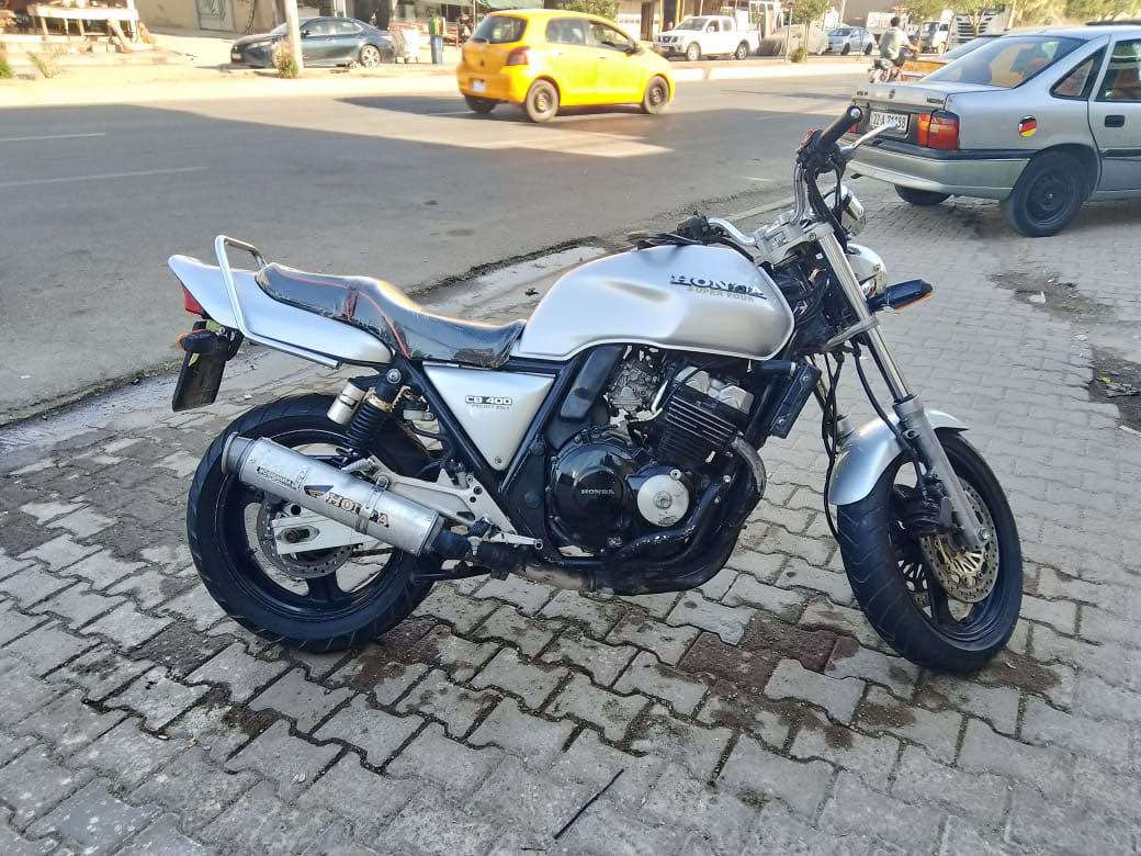 سلام عليكم للبيع 
سيبي فور جيل اول
موديل 1997
مكفوله كفاله عامه نكره سلف بكل وقت
دراجه جديده بمعنه الكليمه احلا من صور 
أوراق موجود 
سعر 16نص بيهه مجال للشراي 
مكاني كركوك 

***********📞 كركوك, العراق
