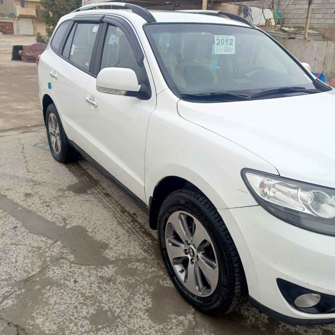 السلام عليكم سنتافي2012 خليجي 
فول مواصفات 1/1
فتحة سلايد
بصمة
3 قطع تبريد 

كامرة خلفية 
تحكمات كراسي كهرباء 
تحكمات ستيرن 
محرك السيارة 6سلندر
تخم تاير صدر ادامة كاملة 
مكان السيارة صلاح الدين 
السعر 170بيه مجال 

***********
