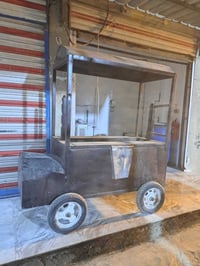 شوايه كص عل حطب  على هيكل سياره و يوجد شيش كص و قاعده للشيش عنوان بغدا...