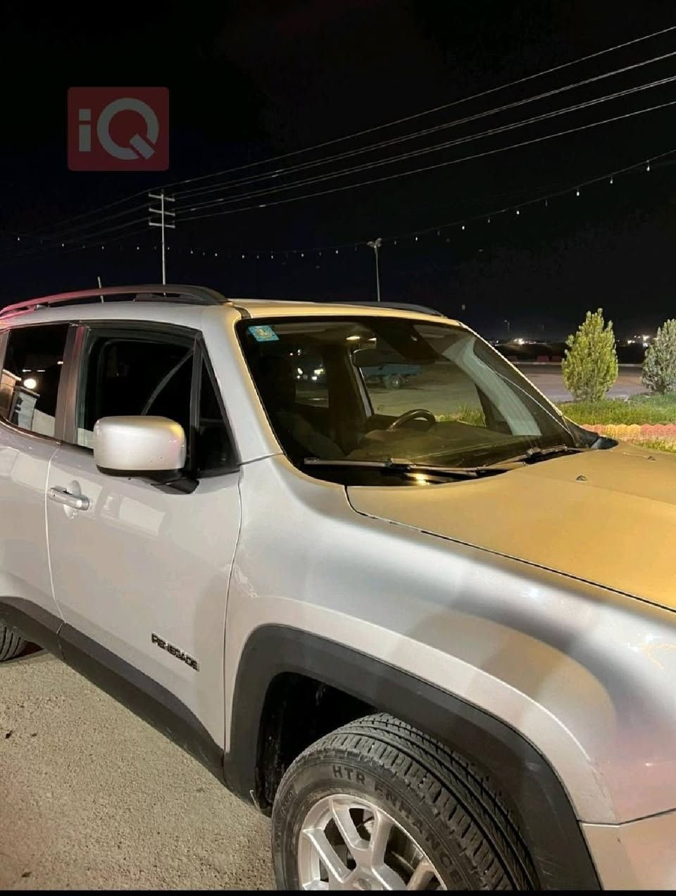 جيب رينيجيد 4x4(فور ويل)
موديل 2020السيارة ضربتها 
خلفية بدون دواخل گیر 
ومكينة مكفولات السيارة 
نظيفة حيل وممشاها قلیل 
للبيع او مراوس حسب النظافة
للأستفسار اكثر وتفاصيل على الرقم
***********
